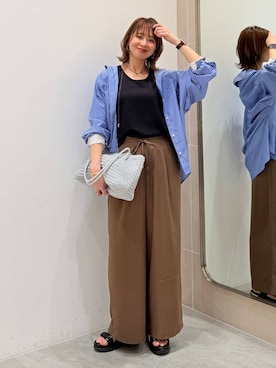 「Elura（エルーラ）のアイロンいらずドルマンシャツ/634727（衬衫、ブルー系）」を使った、mikaxさん（レディース・158cm）の春コーディネート