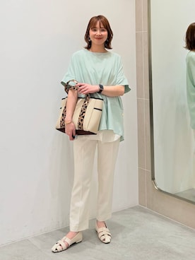 「Elura（エルーラ）のグルカパンプス/637045（高跟鞋、ホワイト系）」を使った、mikaxさん（レディース・158cm）の春コーディネート