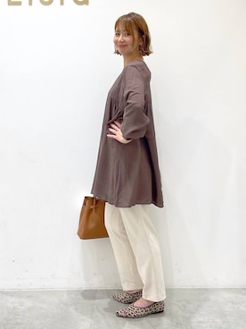 「アイテム（財布/小物、ホワイト系）」を使った、mikaxさん（レディース・158cm）の秋コーディネート