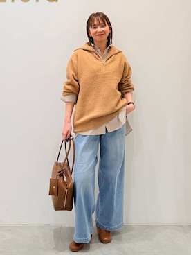 「アイテム（ボストンバッグ、イエロー系）」を使った、mikaxさん（レディース・158cm）の冬コーディネート