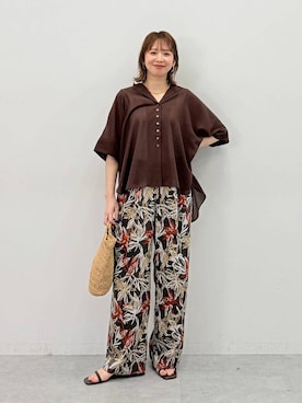 「Elura（エルーラ）のアイロンいらず開襟シャツ/451699（衬衫、ブラウン系）」を使った、mikaxさん（レディース・158cm）の春コーディネート