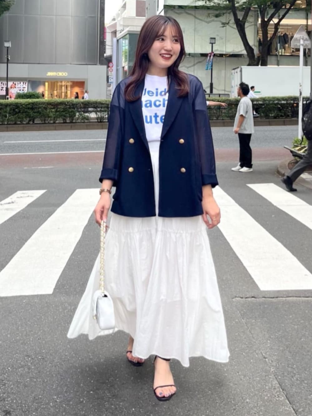 「La boutique BonBonの【miki監修】メッシュメタル釦ライトジャケット（テーラードジャケット、ブルー系）」を使った、La boutique BonBonさん（レディース・157cm）の夏コーディネートの1枚目の写真