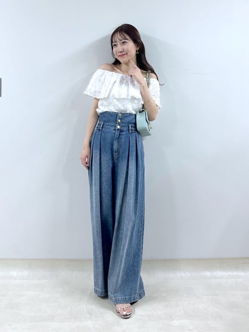 ラブティックボンボン　カットジャガードフリルカラーブラウス　新品　オフショル La boutique BonBon｜【セットアップ可・最強愛され】カット