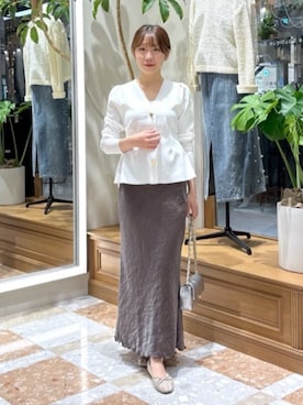 「La boutique BonBon（ラブティックボンボン）のきらきらサテンロングナロースカート（スカート）」を使った、La boutique BonBonさん（レディース・157cm）の秋コーディネート