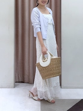 「La boutique BonBon（ラブティックボンボン）のパールハンドルバスケットL（かごバッグ、ベージュ系）」を使った、La boutique BonBonさん（レディース・163cm）の夏コーディネート