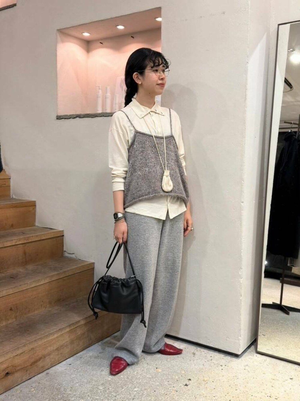 カラーネップアルパカニットキャミソールを使った人気ファッション