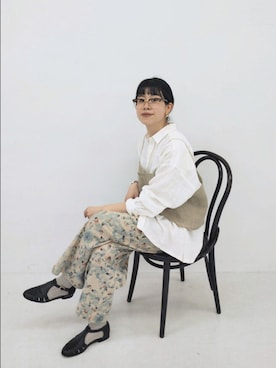 「かぐれ（カグレ）のリネンレギュラーボックスシャツ（シャツ/ブラウス、ホワイト系）」を使った、おふじさん（レディース・161cm）の春コーディネート