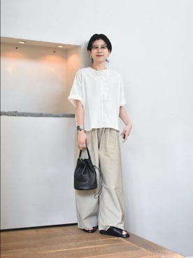 「かぐれ（カグレ）のコットンリネンフリルプルオーバー（シャツ/ブラウス、ホワイト系）」を使った、おふじさん（レディース・161cm）の夏コーディネート