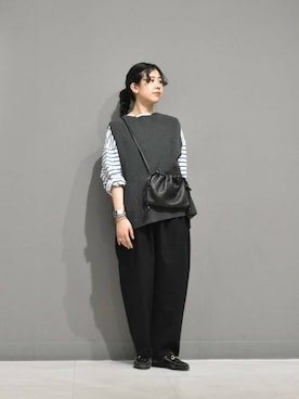 「かぐれ（カグレ）のMORMYRUS　ショルダー巾着バッグ（ショルダーバッグ）」を使った、おふじさん（レディース・161cm）の冬コーディネート