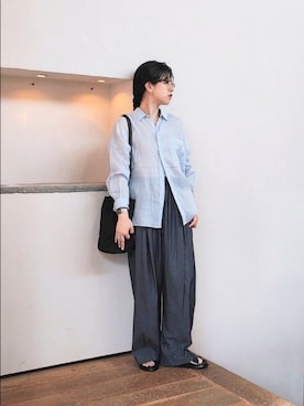 「かぐれ（カグレ）のラミーワイドシアーシャツ（シャツ/ブラウス、ブルー系）」を使った、おふじさん（レディース・161cm）の夏コーディネート