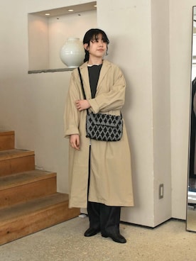 「ブラウスが主役の春コーデ」｜「アイテム（その他アウター）」を使った、おふじさん（レディース・161cm）の春コーディネート