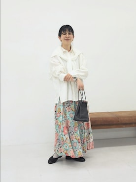 「かぐれ（カグレ）のリバティプリントスカート（スカート、ピンク系）」を使った、おふじさん（レディース・161cm）の春コーディネート