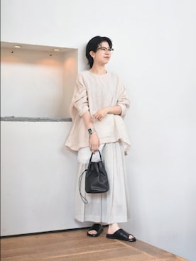 「かぐれ（カグレ）のリネンスクエアストール（ストール/ショール、ホワイト系）」を使った、おふじさん（レディース・161cm）の夏コーディネート