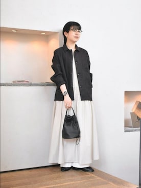 「かぐれ（カグレ）のタイプライターギャザーワンピース（ワンピース、ホワイト系）」を使った、おふじさん（レディース・161cm）の春コーディネート