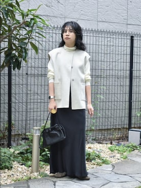 「アイテム（その他アウター、ベージュ系）」を使った、おふじさん（レディース・161cm）の秋コーディネート