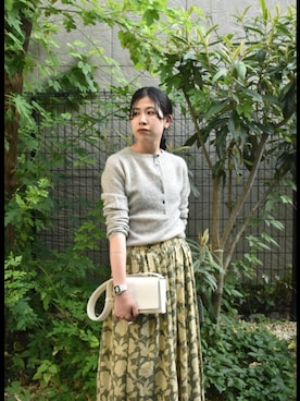 エスニックプリントギャザースカートを使った人気ファッション