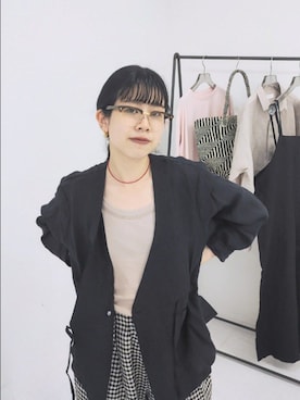 「かぐれ（カグレ）のクロップドチェックパンツ（その他パンツ、ブラック系）」を使った、おふじさん（レディース・161cm）の春コーディネート