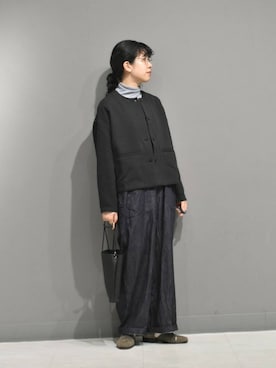 「アイテム（ノーカラージャケット、ブラック系）」を使った、おふじさん（レディース・161cm）の秋コーディネート