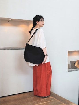 「かぐれ（カグレ）のKAMARO’AN　TAFOLOD SHOULDER BAG（ショルダーバッグ、ブラック系）」を使った、おふじさん（レディース・161cm）の夏コーディネート