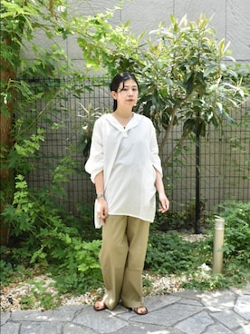 「アイテム（チノパンツ）」を使った、おふじさん（レディース・161cm）の夏コーディネート