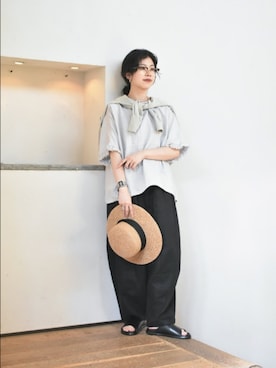 「かぐれ（カグレ）のリネンフリルスリーブプルオーバー（シャツ/ブラウス、グレー系）」を使った、おふじさん（レディース・161cm）の夏コーディネート