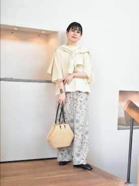 「かぐれ（カグレ）のコットンリネンプリントイージーパンツ（その他パンツ、ブルー系）」を使った、おふじさん（レディース・161cm）の春コーディネート