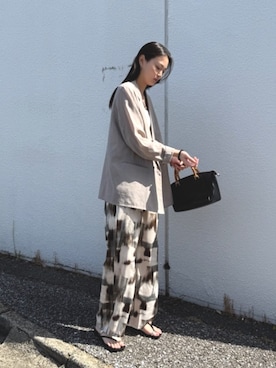 「LOUNGEDRESS（ラウンジドレス）のペイントイージーパンツ（その他パンツ、グレー系）」を使った、も（ﾓｯﾁｬﾝ）さん（レディース・168cm）の春コーディネート