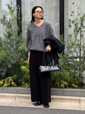 「アイテム（トートバッグ）」を使った、も（ﾓｯﾁｬﾝ）さん（レディース・168cm）の秋コーディネート