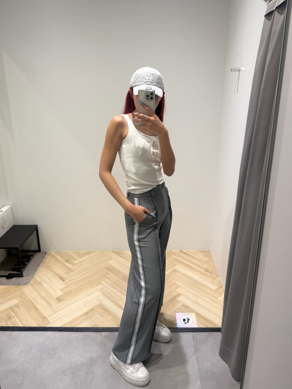 「ootd、outfit、スラックス、楽ちんコーデ、カジュアル、モノトーンコーデ、大人カジュアル、高身長コーデ」｜「ANAPのレースアップ タンクトップ（タンクトップ、ホワイト系）」を使った、Shihoさん（骨格ウェーブ・レディース・169cm）の夏コーディネートの1枚目の写真