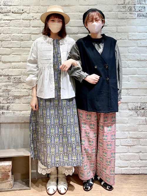 新品 ツハルバイサマンサモスモス ドットプリント立体刺繍ストレートパンツ カーキ Samansa Mos2 パンツ 「M/Lサイズ」ドット柄ストレートパンツ