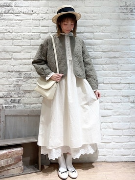 「刺繍」｜「アイテム（ノーカラージャケット）」を使った、いっしき🐻さん（レディース・163cm）の春コーディネート