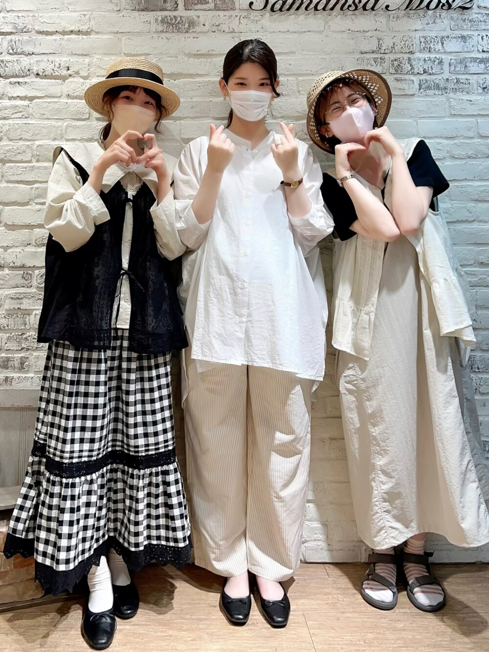 「サマンサ モスモス(Samansa Mos2)、Samansa Mos2、SM2、夏コーデ、ゆるコーデ、シンプルコーデ、カジュアルコーデ、ワントーンコーデ、モノトーン、ティアードスカート、チェックスカート、ベスト、チュニック、ワンピース、バレエシューズ」｜「Samansa Mos2の柄アソートラグランスリーブチュニック（チュニック、ホワイト系）」を使った、いっしき🐻さん（レディース・163cm）の夏コーディネートの1枚目の写真