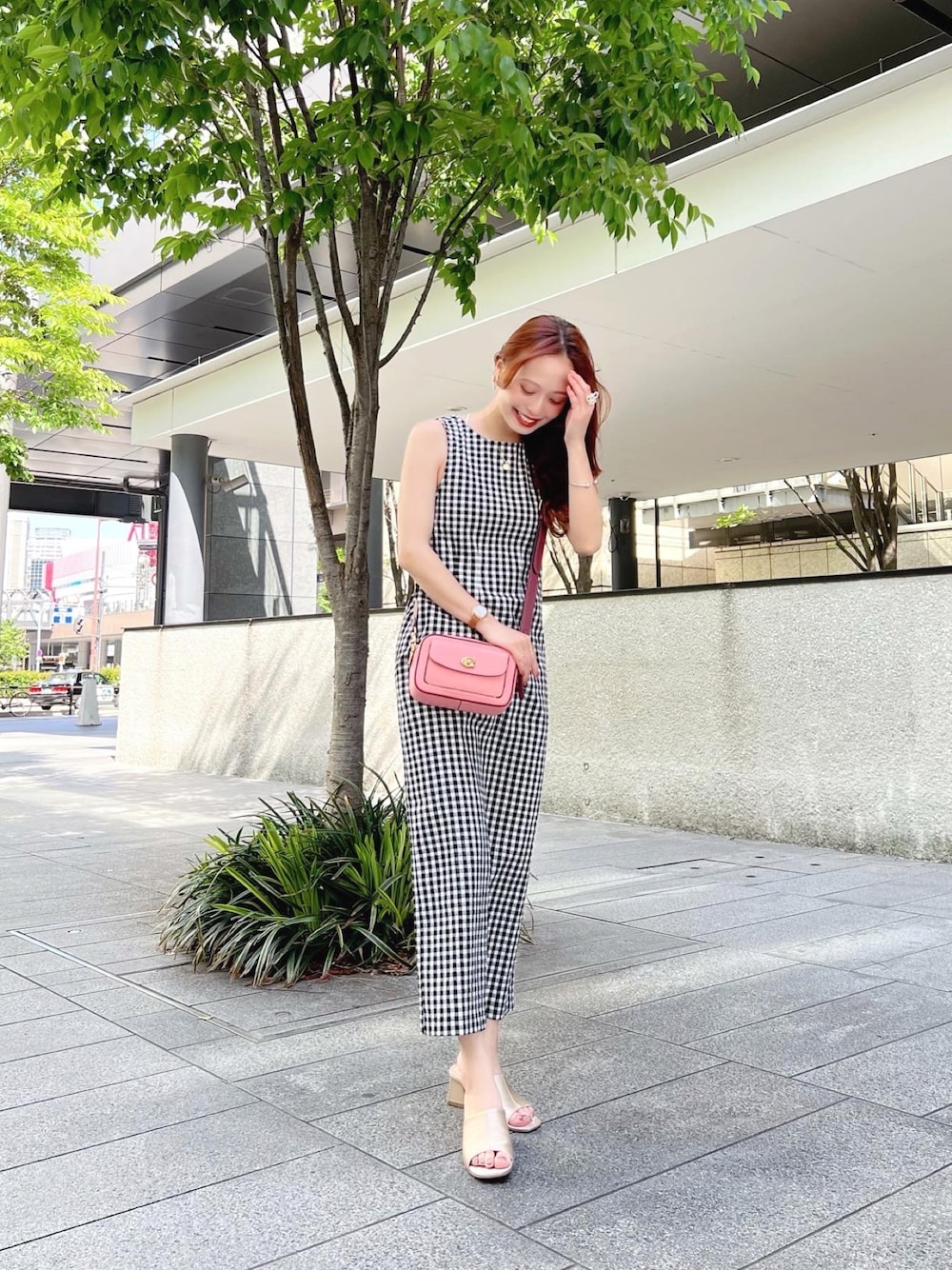 「お出かけコーデ日記、春夏コーデ、チェック、ギンガムチェック、ワンピース、初夏コーデ、休日スタイル、ショルダーバッグ、韓国ファッション、シンプルコーデ、ピンク、サンダル、このスタイルがお気に入り、夏のコスメと服、雨の日コーデ」｜「WoMのアイテム（ワンピース/ドレス、その他）」を使った、maiさん（レディース・162cm）の春コーディネートの1枚目の写真