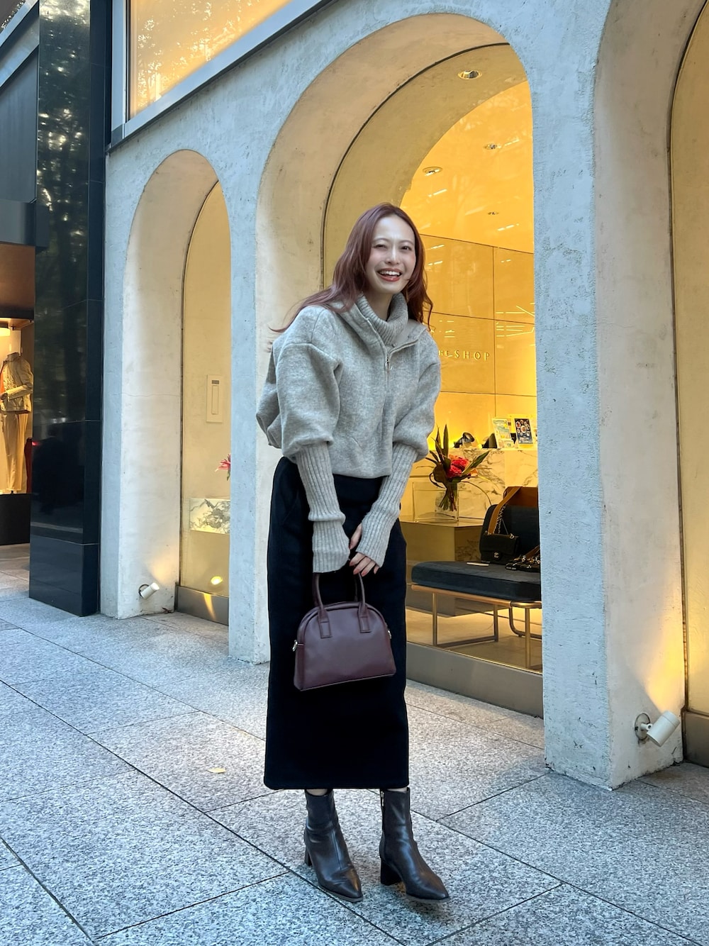 「今日のコスメと服、タートルネック、休日スタイル、マイベストコーデ2023、お出かけコーデ、コート、きれいめカジュアル、ロングスカート、淡色コーデ、ブーツ、冬コーデ」｜「GUのアイテム（スカート、ブラック系）」を使った、maiさん（レディース・162cm）の冬コーディネートの1枚目の写真