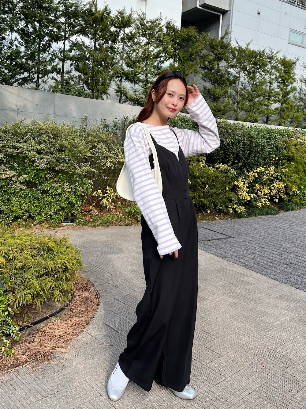 「今日のコスメと服、レイヤードスタイル、淡色コーデ、春色、休日スタイル、デートコーデ、ボーダー、ボーダートップス、春コーデ、サロペット、バレエシューズ、春のおしゃ見えテクニック、カジュアルコーデ」｜「DISCOATのバスクボーダーロングスリーブ（Tシャツ/カットソー、パープル系）」を使った、maiさん（レディース・162cm）の冬コーディネートの1枚目の写真