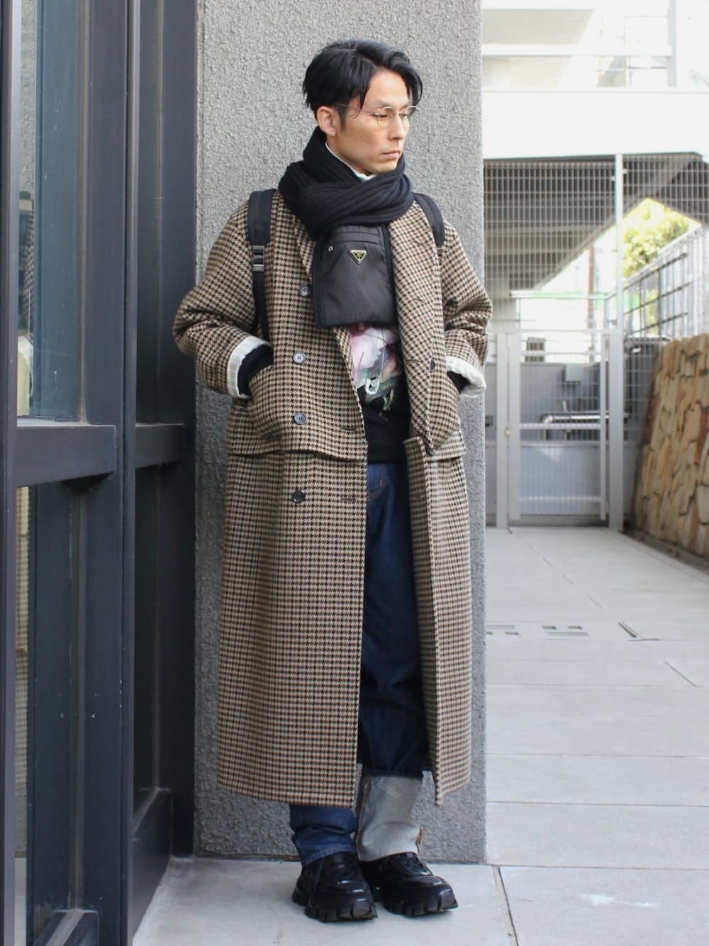 マフラーを使った「gu×undercover」のメンズ人気ファッション