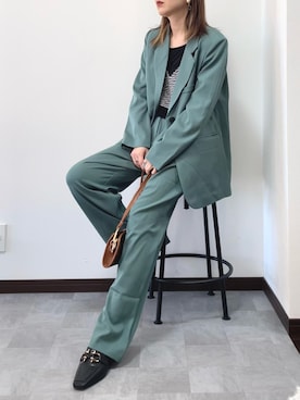 「LVEU.（ラブユ.）のアイテム（セットアップ）」を使った、紗衣さん（レディース・158cm）の秋コーディネート