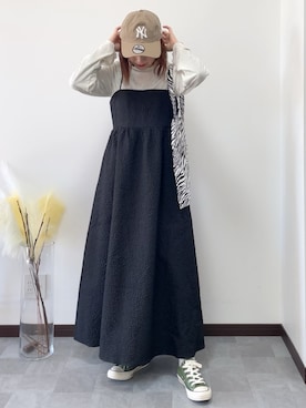 「converse」｜「アイテム（ジャンパースカート）」を使った、紗衣さん（レディース・158cm）の冬コーディネート