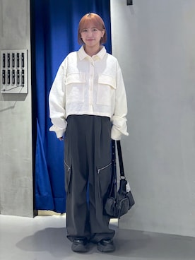 「春カラー」｜「アイテム（カーゴパンツ）」を使った、ミハルさん（レディース・152cm）の冬コーディネート