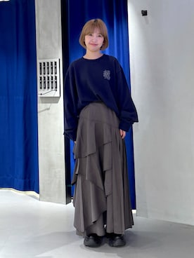 「フェミニンコーデ」｜「アイテム（スウェット）」を使った、ミハルさん（レディース・152cm）の秋コーディネート