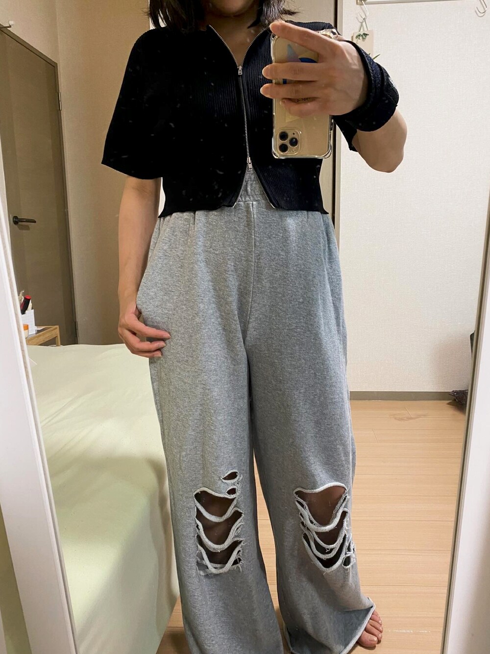 「シンプル、ジップアップ、スウェット、リラックススタイル、春夏コーデ、GRL、JEANASiS、プチプラ」｜「GRLのアイテム（ニット/セーター、ブラック系）」を使った、みおのうちさん（レディース・153cm）の春コーディネートの1枚目の写真