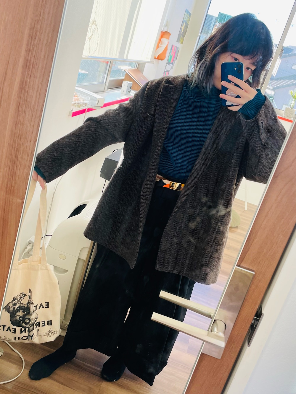 「note et silence の英国羊毛ツイード　ダブルジャケット（テーラードジャケット、ブラウン系）」を使った、.^.さん（レディース・155cm）の冬コーディネートの1枚目の写真