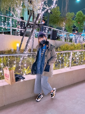 「oversize」｜「アイテム（マウンテンパーカー）」を使った、泰瑞莎 Teresa Tuさん（レディース・170cm）の冬コーディネート