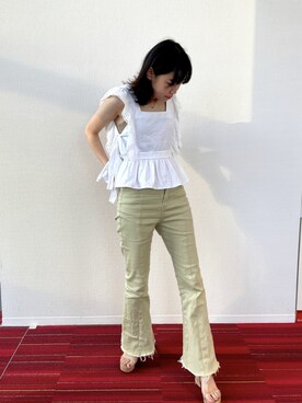 「GRL（グレイル）のアイテム（デニムパンツ、グリーン系）」を使った、Riho さん（レディース・160cm）の秋コーディネート