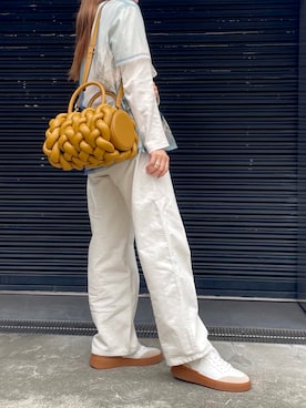 「UNIQLO（ユニクロ）のハイライズワイドストレートジーンズ（デニムパンツ）」を使った、ashognさん（レディース・156cm）の秋コーディネート