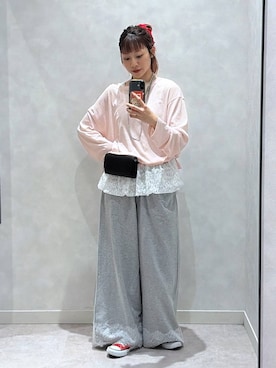 「LOWRYS FARM（ローリーズファーム）のＵＳＥＦＵＬシアープルオーバー　580950（Tシャツ/カットソー、ピンク系）」を使った、さとめぐさん（レディース・159cm）の春コーディネート