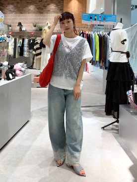 「LOWRYS FARM（ローリーズファーム）のレースデニム　601055（デニムパンツ、ブルー系）」を使った、さとめぐさん（レディース・159cm）の夏コーディネート