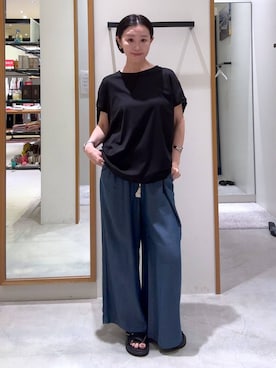 「BAYFLOW（ベイフロー）の[しなやかな素材感]ライトオンスデニムワイドパンツ（デニムパンツ、ブルー系）」を使った、hiroeさん（レディース・160cm）の夏コーディネート