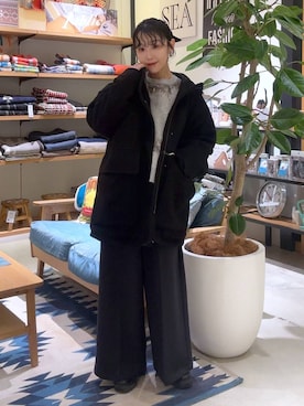 「BAYFLOW（ベイフロー）のアイテム（パンツ）」を使った、hiroeさん（レディース・160cm）の冬コーディネート