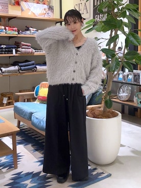 「BAYFLOW（ベイフロー）のアイテム（パンツ）」を使った、hiroeさん（レディース・160cm）の冬コーディネート